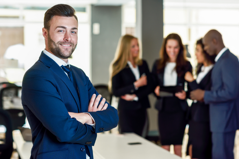 1644899416268899.png 61e5b585acd01b55b3354b04_Great Presentations Make Great Leaders.png